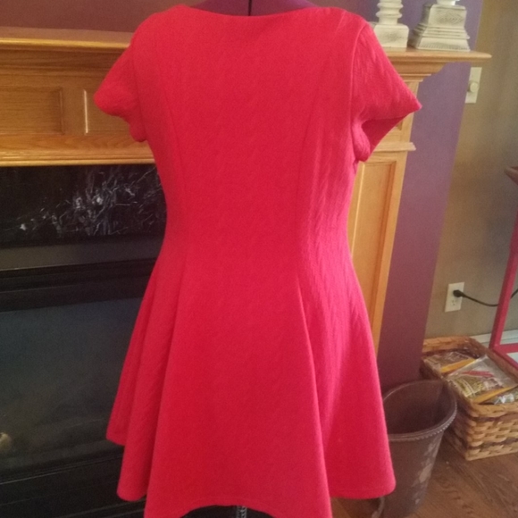 Torrid Red size 1 plus size dress - Picture 5 of 8